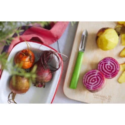 Eplucheur N°315 Vert Les Essentiels Opinel -Fournitures De Cuisine eplucheur n315 vert les essentiels opinel 1