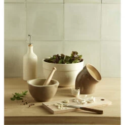 Huilier Céramique Grand Cru 0,45L Emile Henry -Fournitures De Cuisine huilier ceramique grand cru 045l emile henry 1